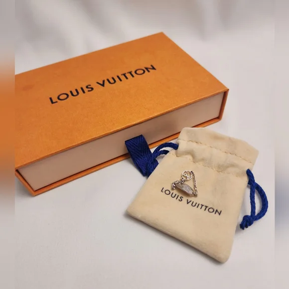 Authentic Louis Vuitton Silver Chain blooming strass ring Unique RARE